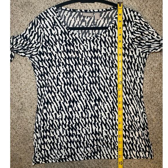 Chico's - Black and White Patterned Top - Size 0 - Picture 7 of 10